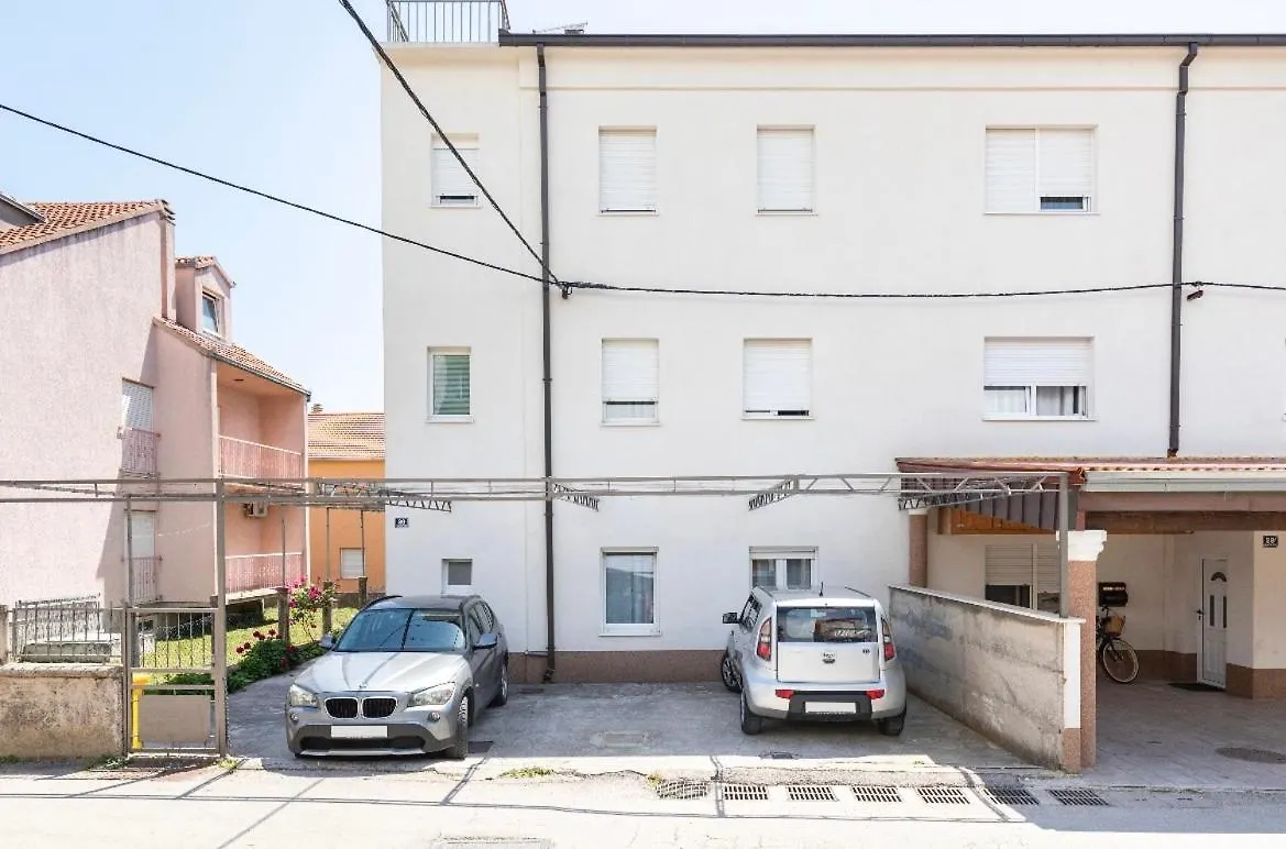 Apartman Mak Kastela 0*,  Croatia