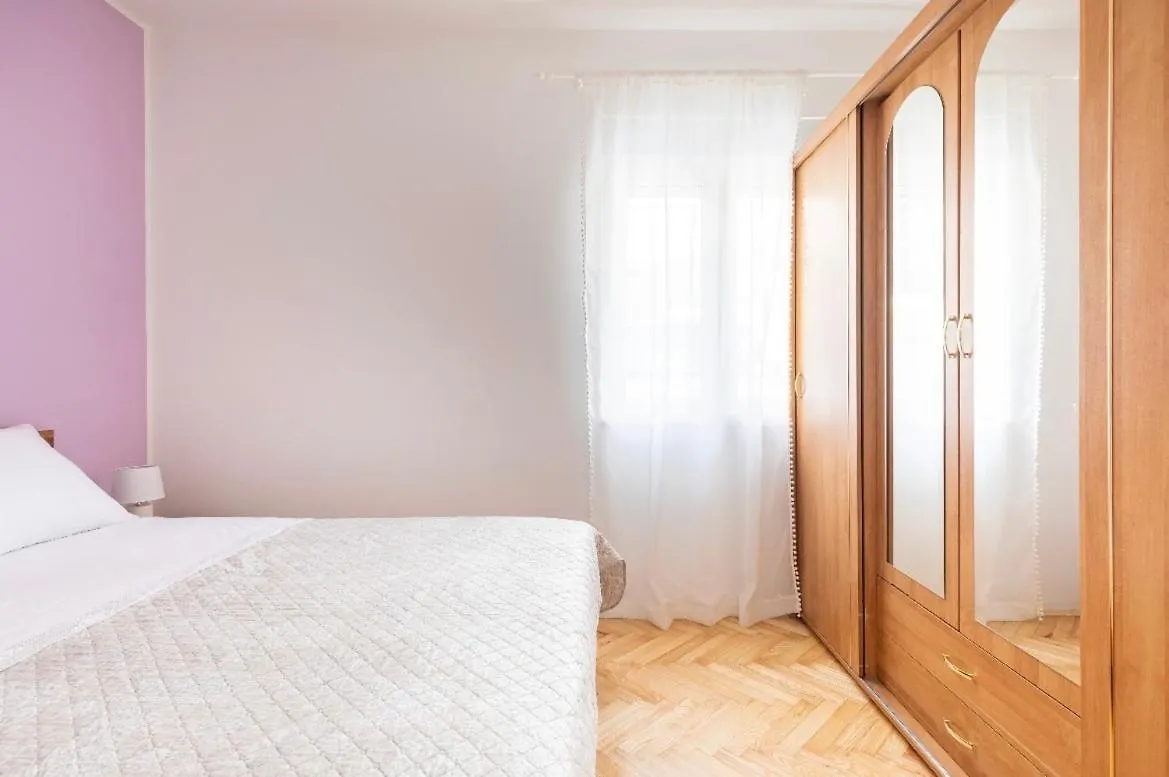 Apartman Mak Kastela 0*,  Croatia